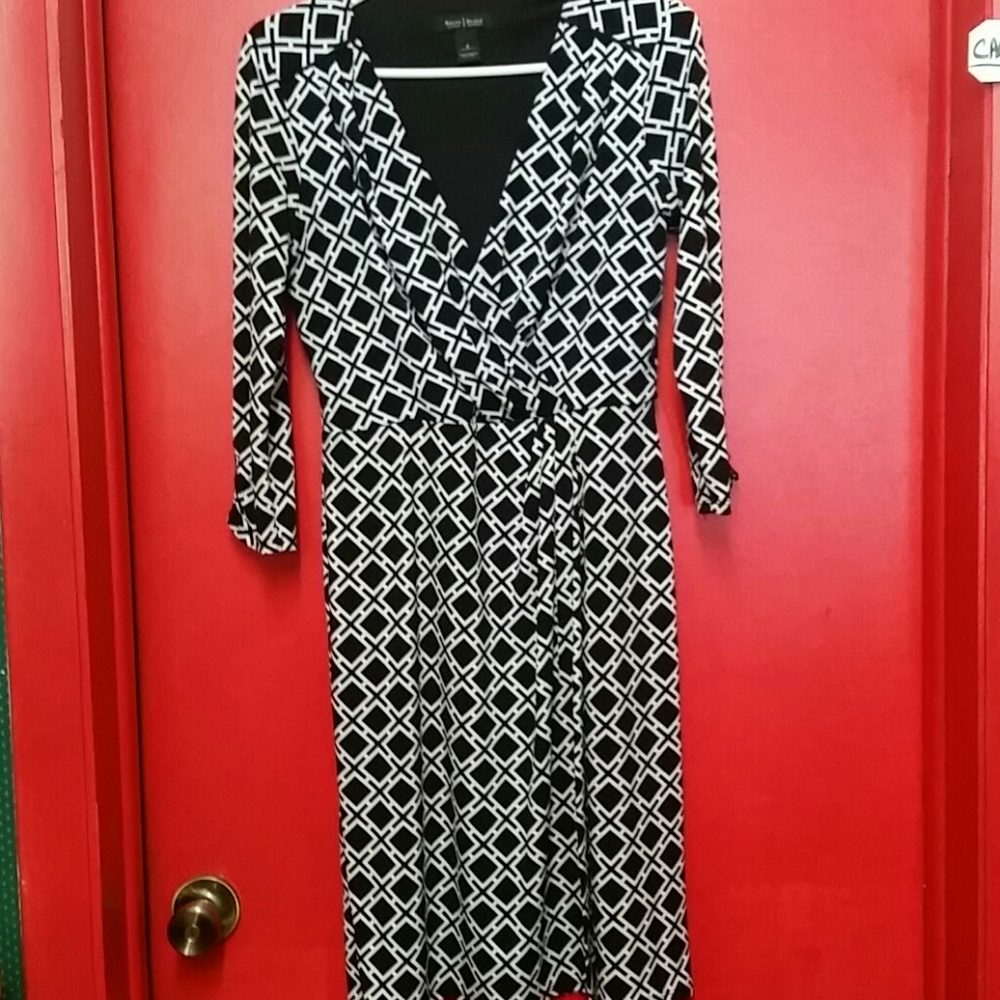WHITE HOUSE BLACK MARKET DRESS SIZE 2